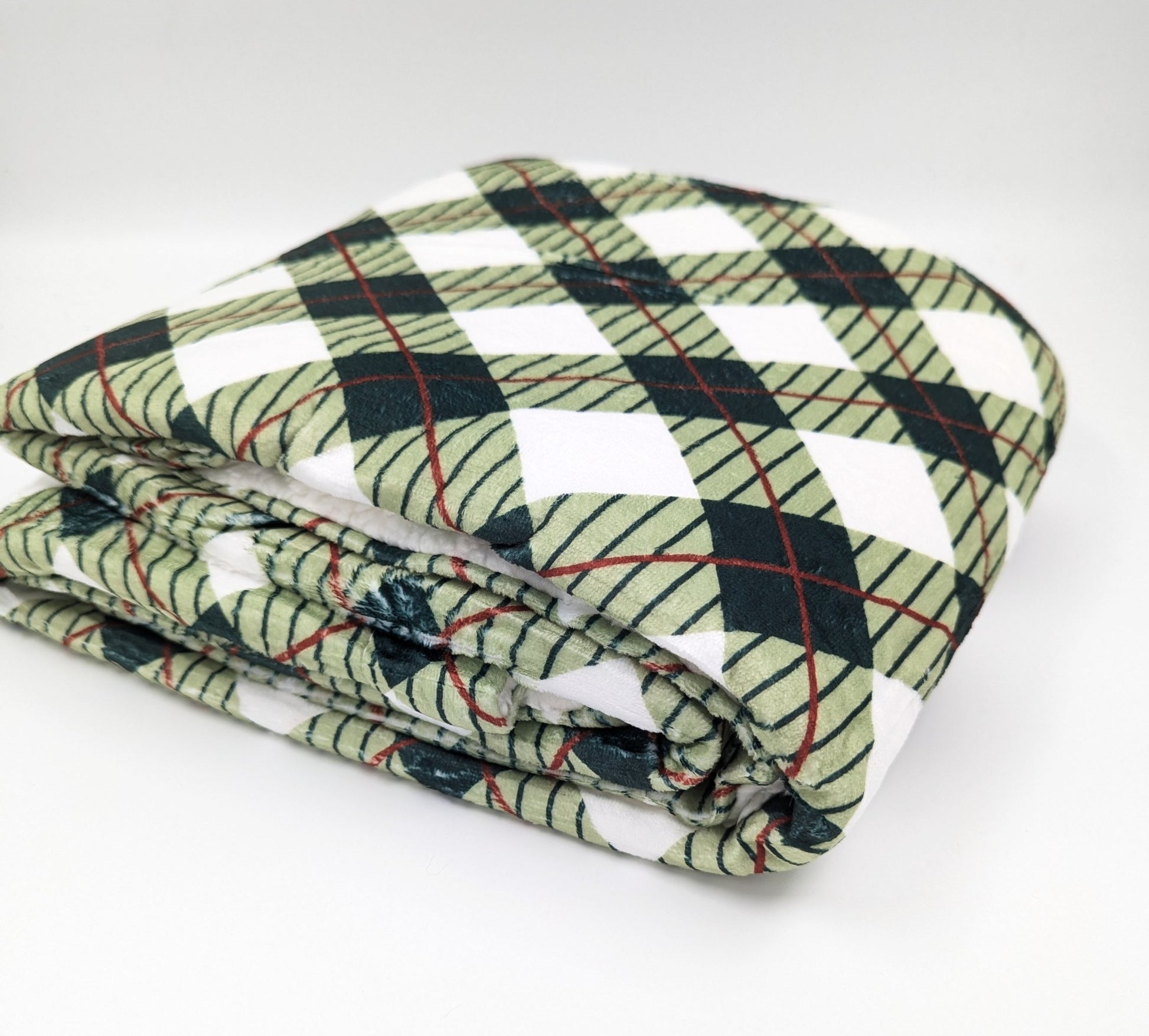 Emerald Heart luxury pet blanket with deep green Irish floral print - Woodle Designs Dublin - Worldwide Shipping.