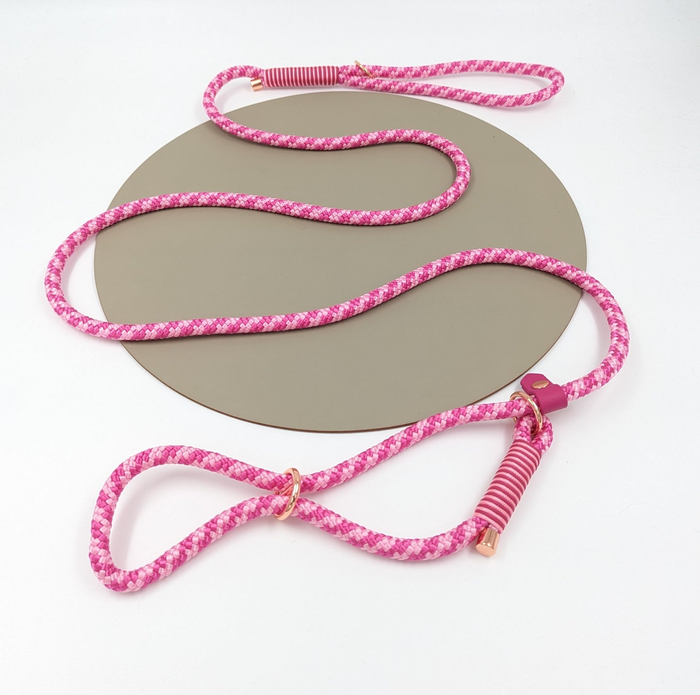Custom figure of 8 dog lead with optional BioThane handle for training Ireland Worldwide