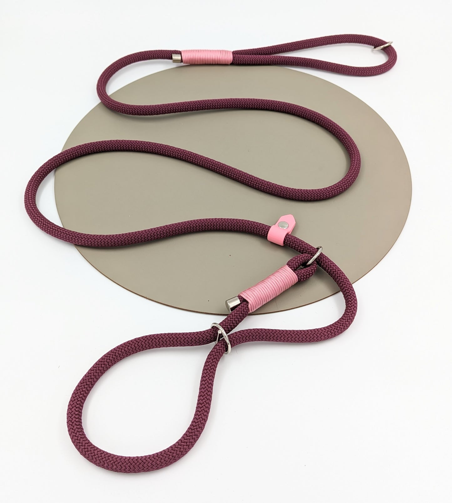 Custom figure of 8 dog lead with optional BioThane handle for training Ireland Worldwide