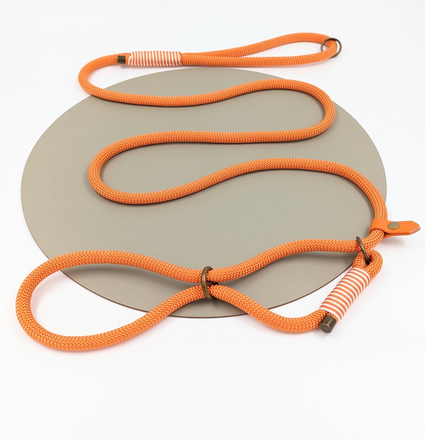 Custom figure of 8 dog lead with optional BioThane handle for training Ireland Worldwide