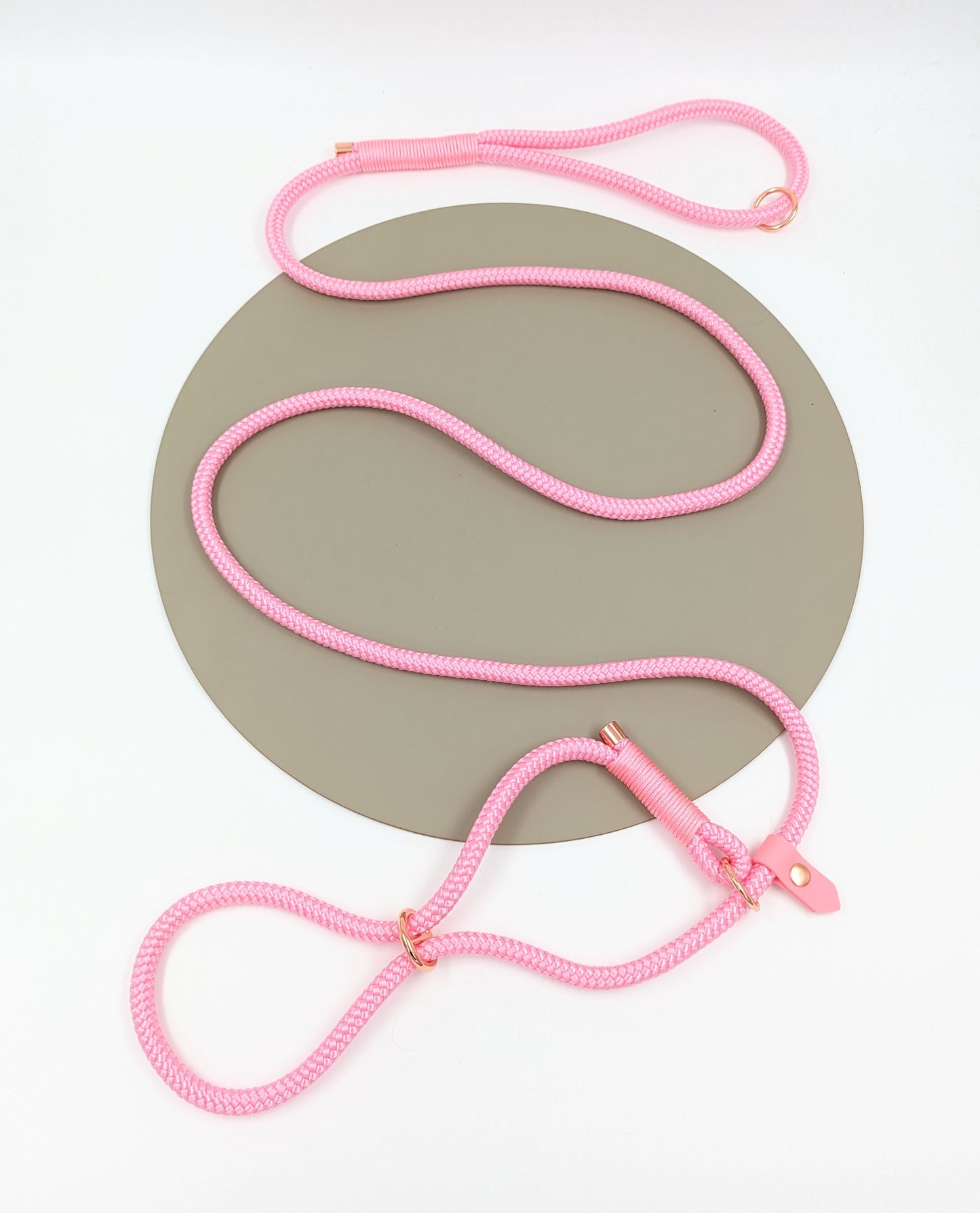 Custom figure of 8 dog lead with optional BioThane handle for training Ireland Worldwide