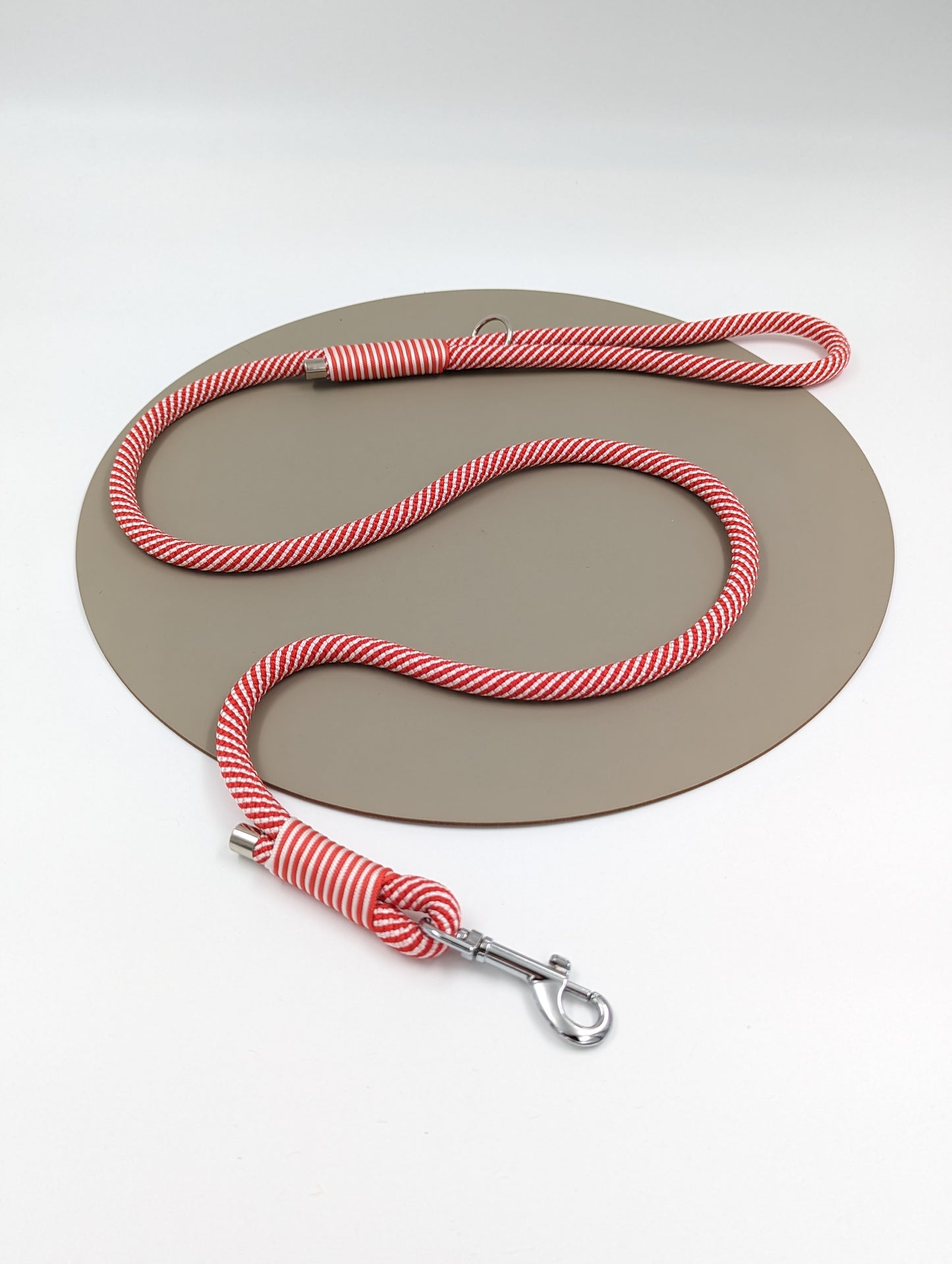 Candy cane stripe rope lead