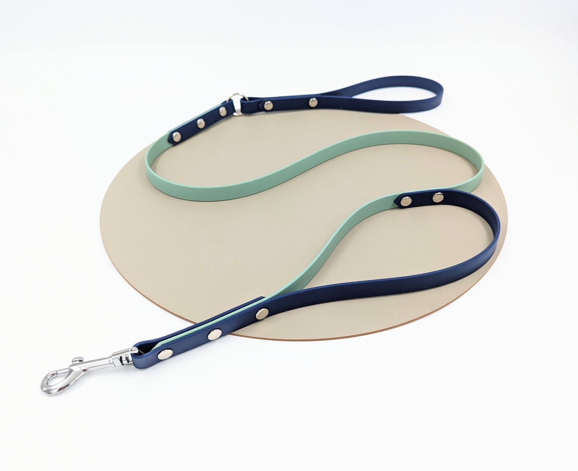 BioThane lead for dogs. Design your own, waterproof, easy to clean, made in Ireland, customisable, tough, hard wearing, optional grab handle 
Custom two-tone BioThane dog lead in vibrant contrasting colors - Waterproof and handmade in Ireland - Woodle Designs.